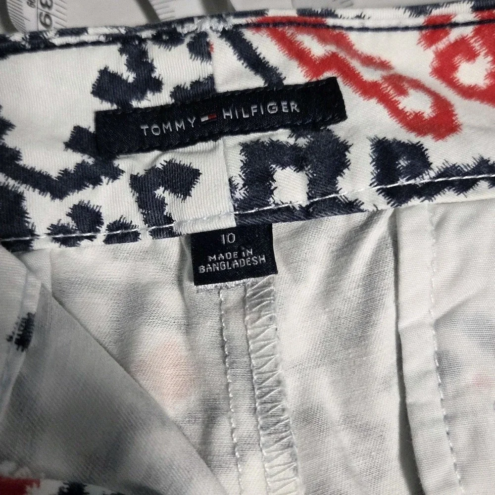 Tommy Hilfiger Size 10 Short Women White Geometric Mid Rise Chino Cotton Casual